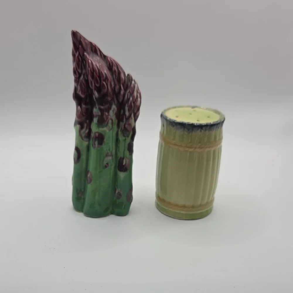 Salt And Pepper Shakers Asparagus And Celery